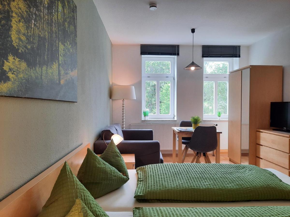 Apartments Und Bistro Zum Glasmacher Gehlberg Eksteriør bilde