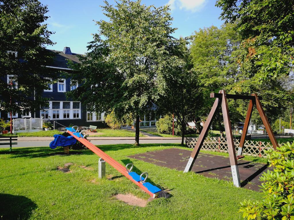 Apartments Und Bistro Zum Glasmacher Gehlberg Eksteriør bilde