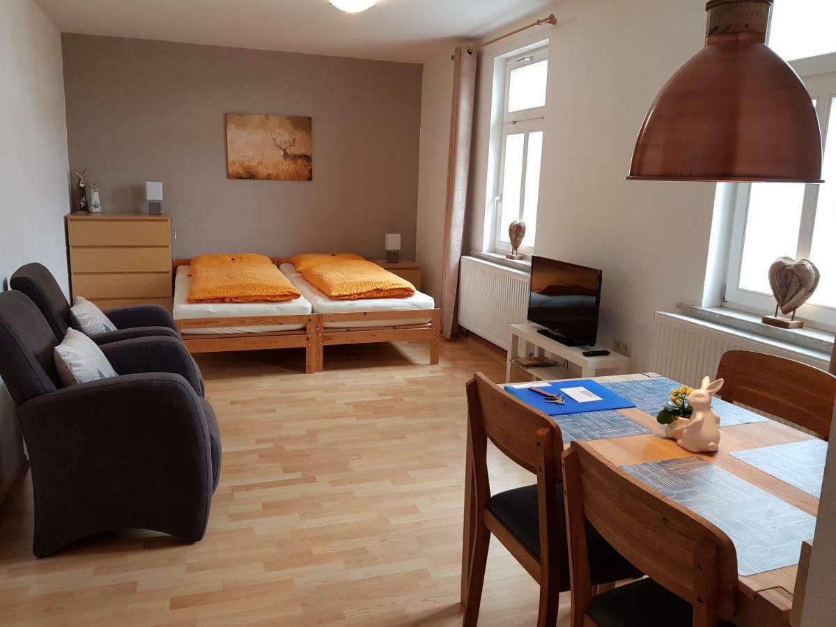 Apartments Und Bistro Zum Glasmacher Gehlberg Eksteriør bilde