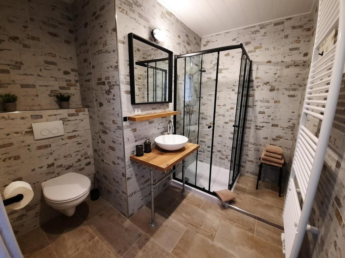 Apartments Und Bistro Zum Glasmacher Gehlberg Eksteriør bilde